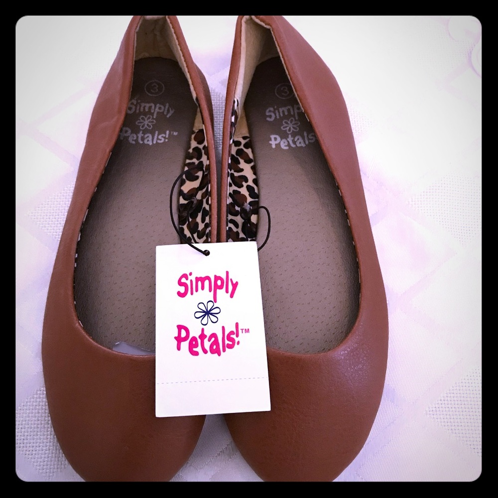 Girls brand ballet style flats
